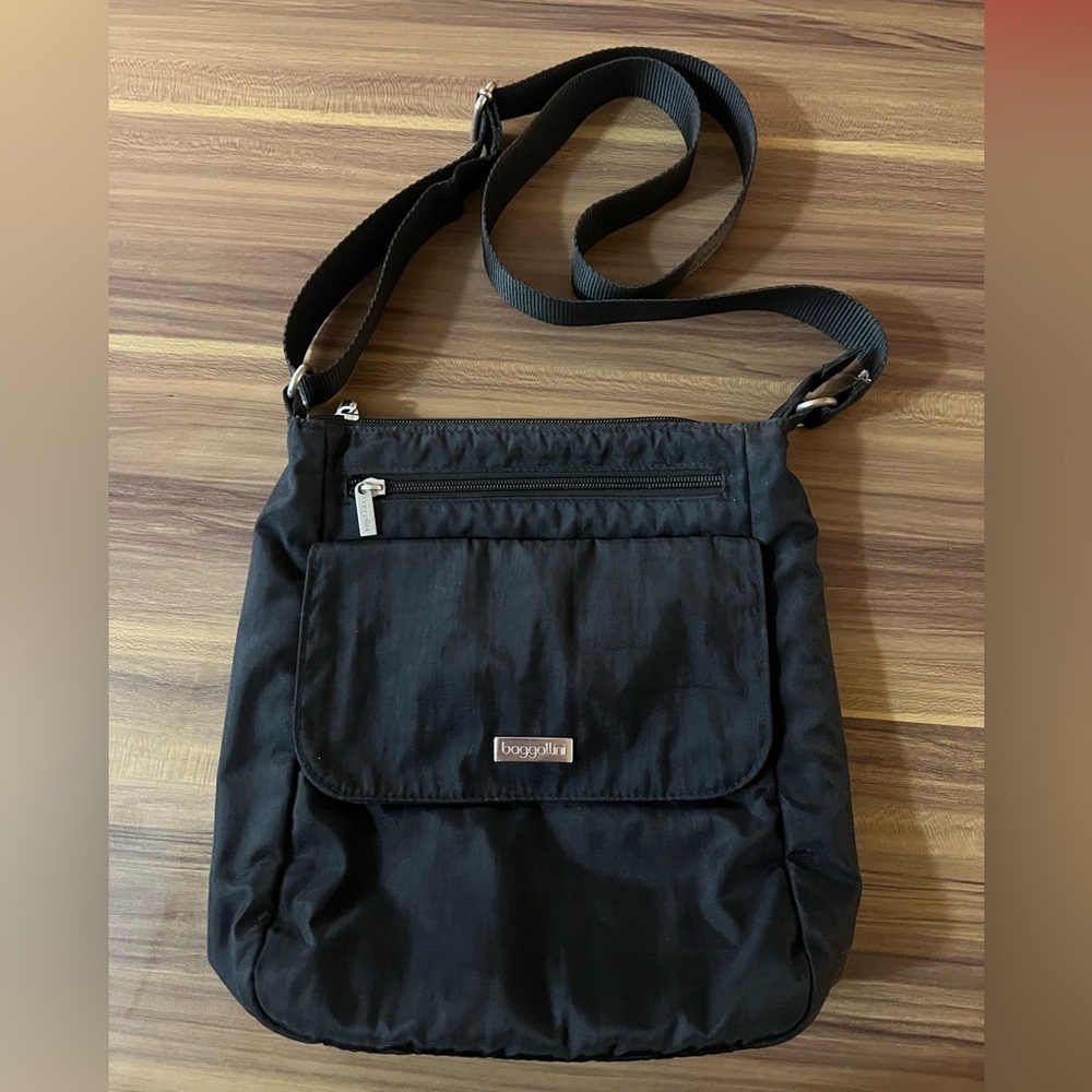 Baggallini Black Crossbody Bag - Picture 10 of 10